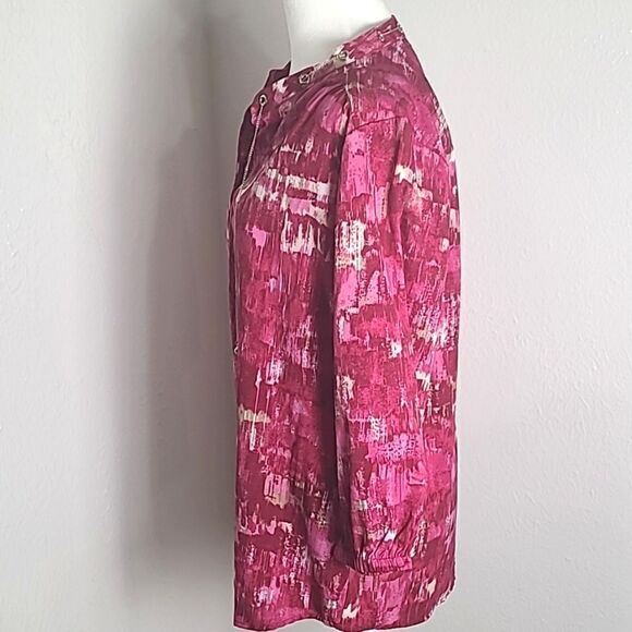 Gloria Vanderbilt Red, White,Pink Blouse, Grommets & Chain Neckline, Size Medium - Picture 6 of 9